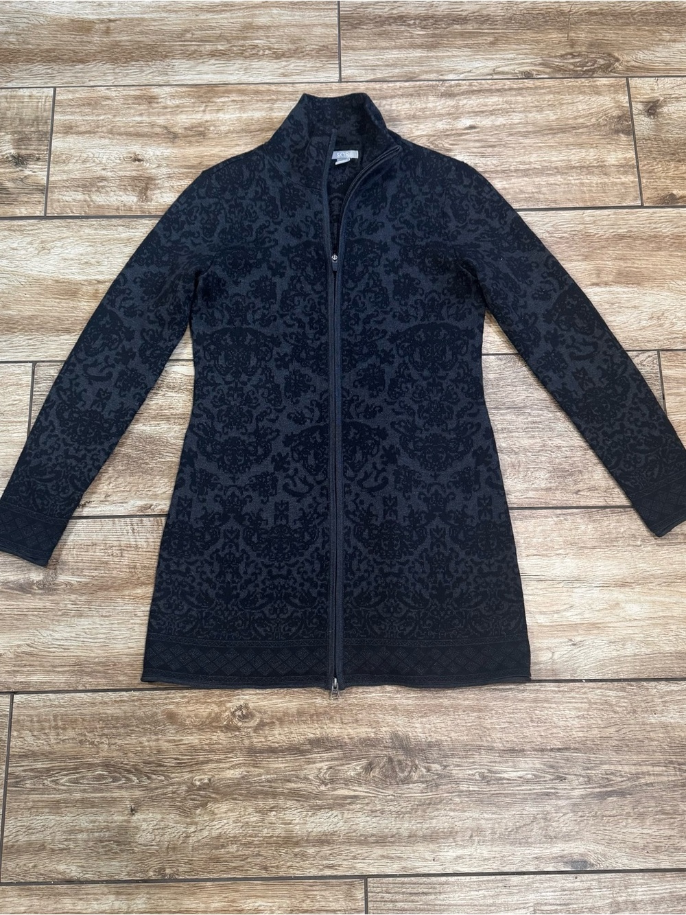 Skyr Damask Print Zip Front Coat Cardigan Size Medium Coatigin Sweater Gray